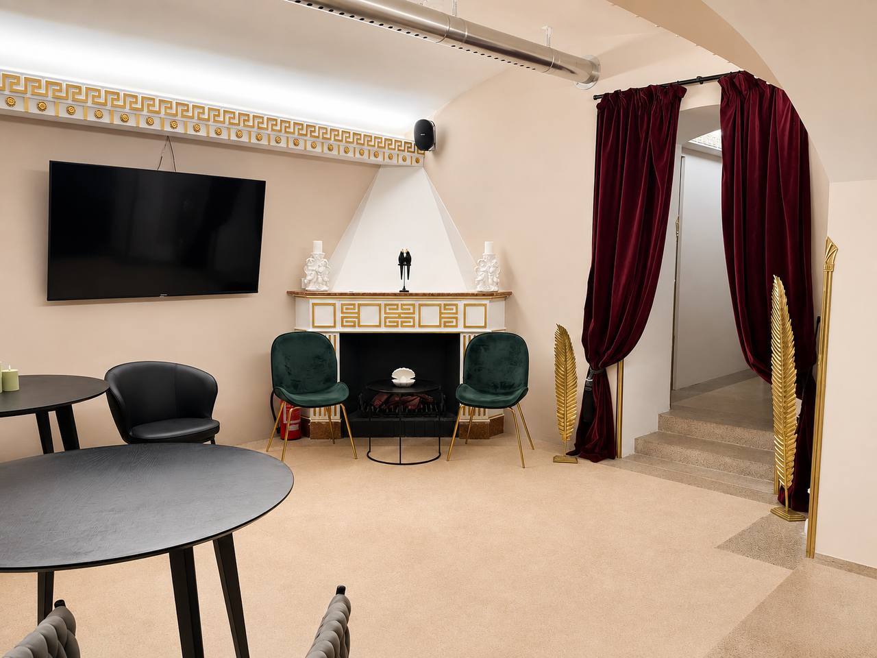Interiér salonu IN SKY Praha – 6